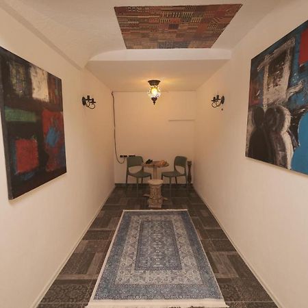 Hostel Dera Prishtinë Ngoại thất bức ảnh