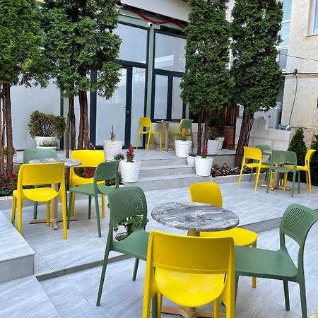Hostel Dera Prishtinë Ngoại thất bức ảnh