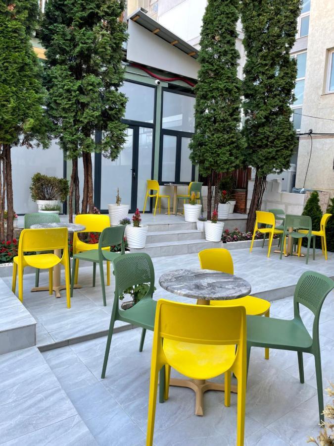 Hostel Dera Prishtinë Ngoại thất bức ảnh